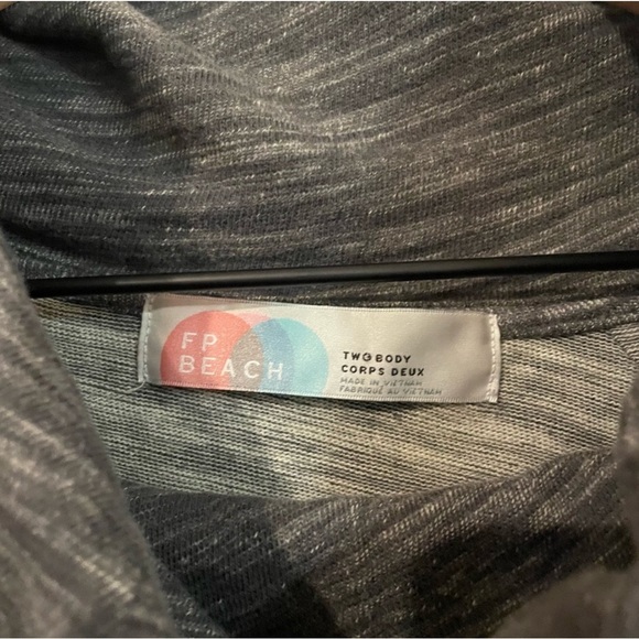 Free People Beach Cocoon Cowl Neck
Pullover Sweater Top Grey - Picture 5 of 7